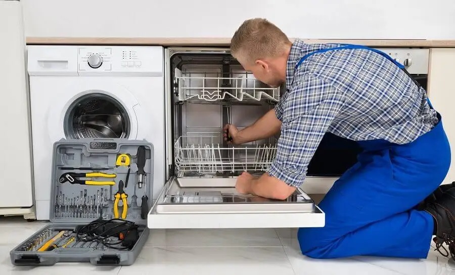 Kandıra Gorenje servisi teknisyen ekibi beyaz eşya tamiri yaparken